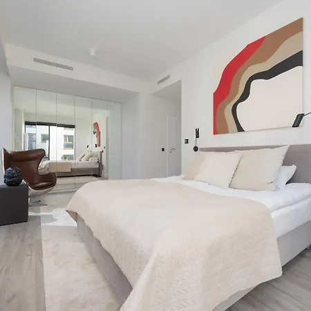 Appartamento Air Conditioned Towarowa Towers In With Parking And Desk By Renters Prestige Varsavia