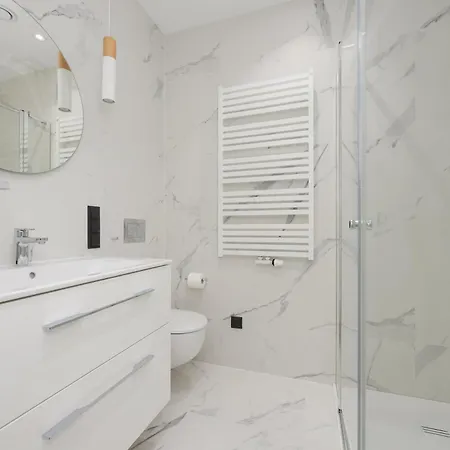 Air Conditioned Towarowa Towers In With Parking And Desk By Renters Prestige *