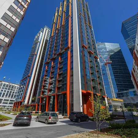 Air Conditioned Towarowa Towers In With Parking And Desk By Renters Prestige * Varsavia